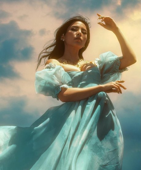 Anna Akana profile image