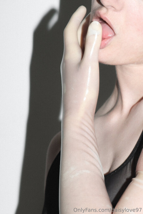 hottest milf onlyfans free nude images