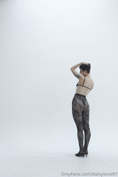 DaisyLove97 nice actress pic