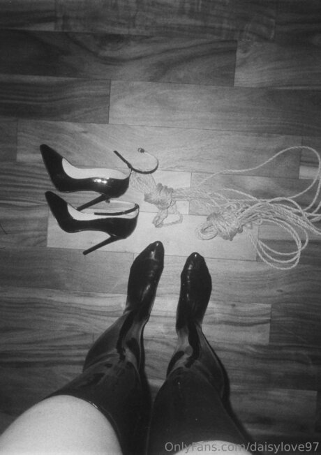 DaisyLove97 model pictures