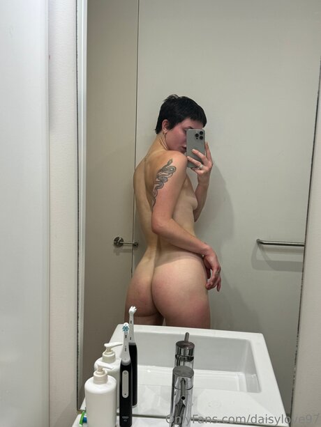 DaisyLove97 model sex photo