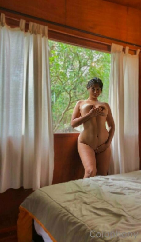 holly bratty nudes star pics