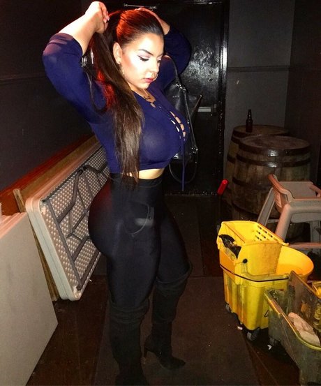 iloveteniah model art archive