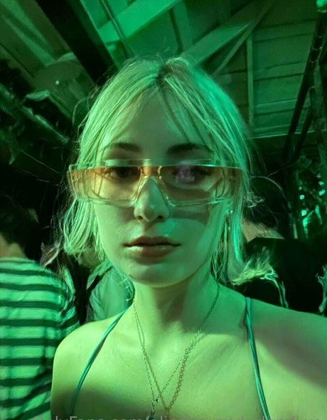 black female onlyfans naked image