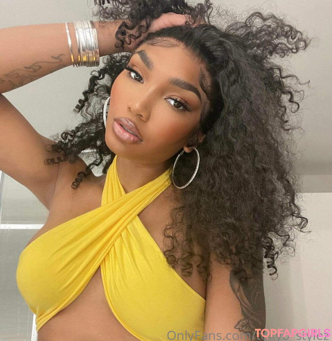 curvy muscle onlyfans free nude images