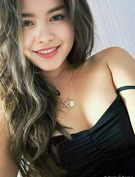 blondiesasha free actress galleries