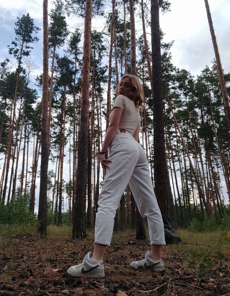 V ixxi model pornographic pic