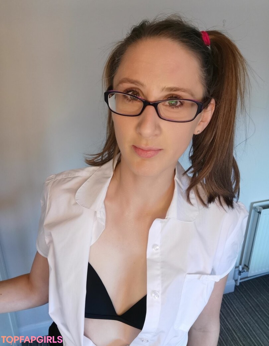 aprilrosejonesx naked pornstar image