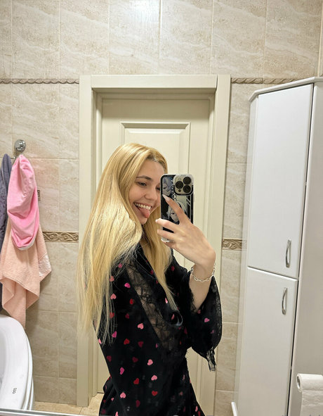 Kari i pornographic model pictures