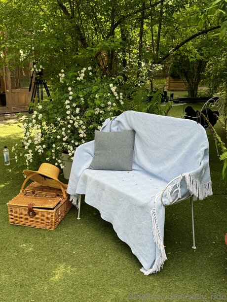 Sally Ride sexy pornstar img