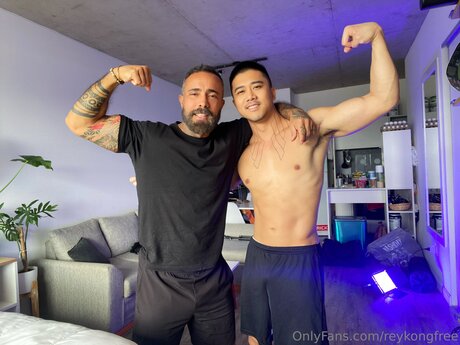 lesbian milf onlyfans nude photos