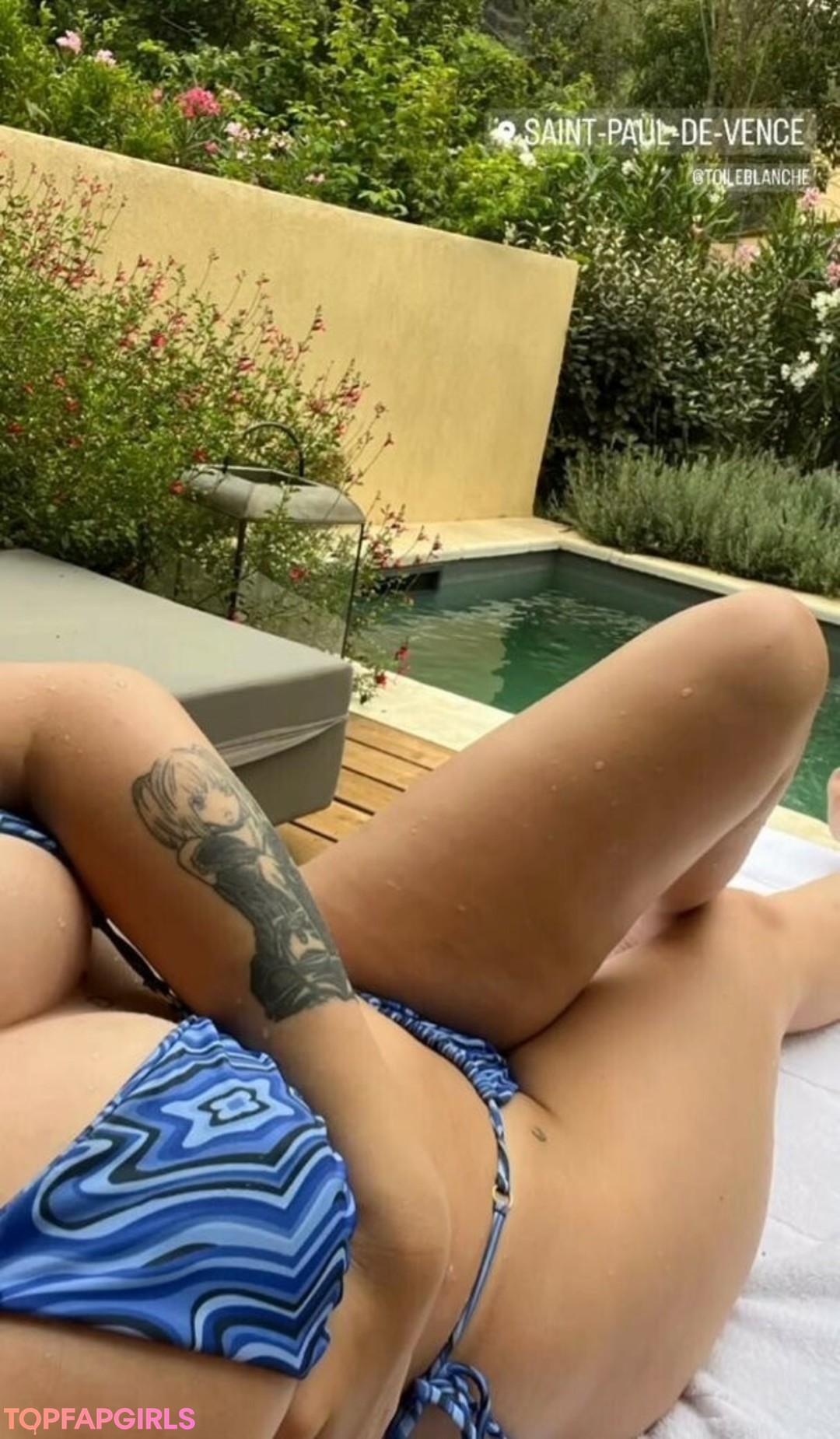 college student onlyfans nude photo