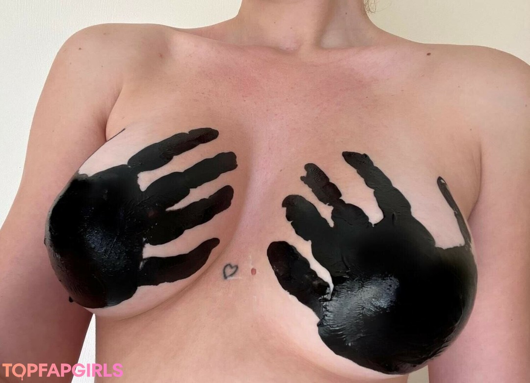 Alienorchp star nude pic
