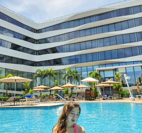 Fuslie model pretty images