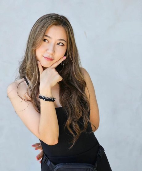 Fuslie top model images