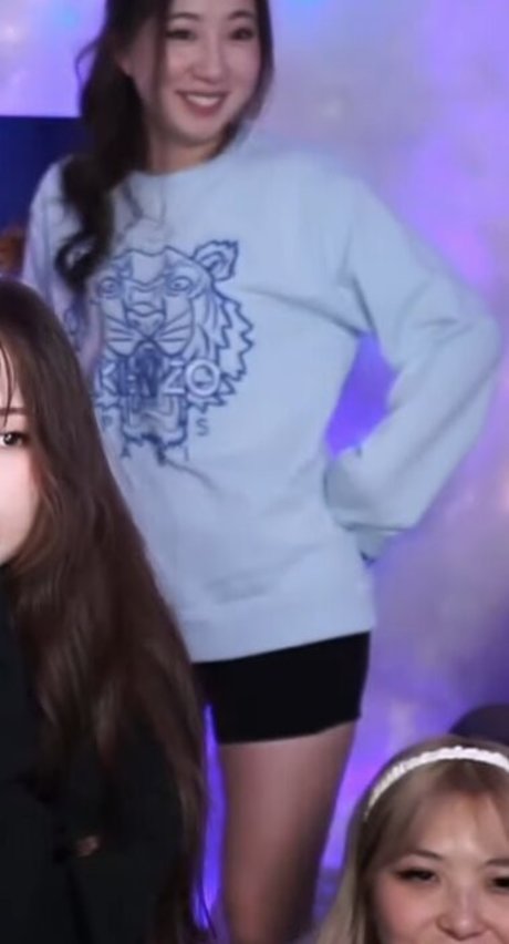 Fuslie model porn pic