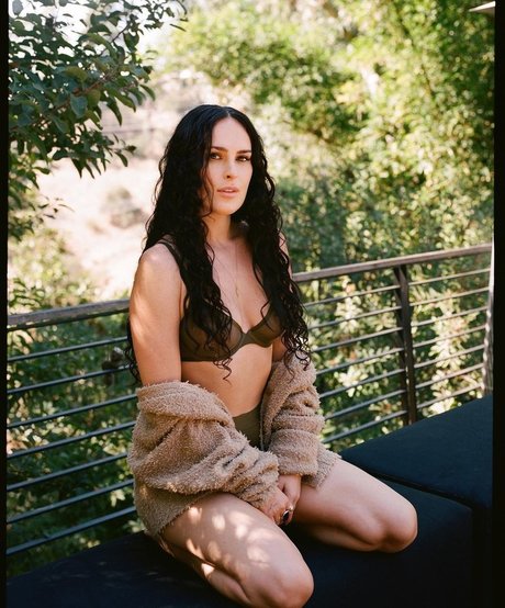 busty teen onlyfans free photos