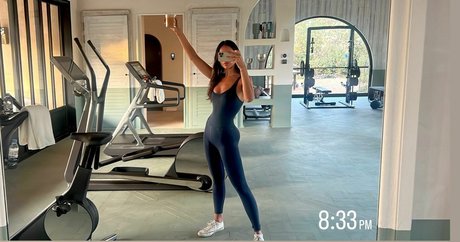 busty onlyfans sexy nudes photos