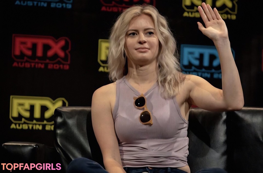 Elyse Willems hot actress img