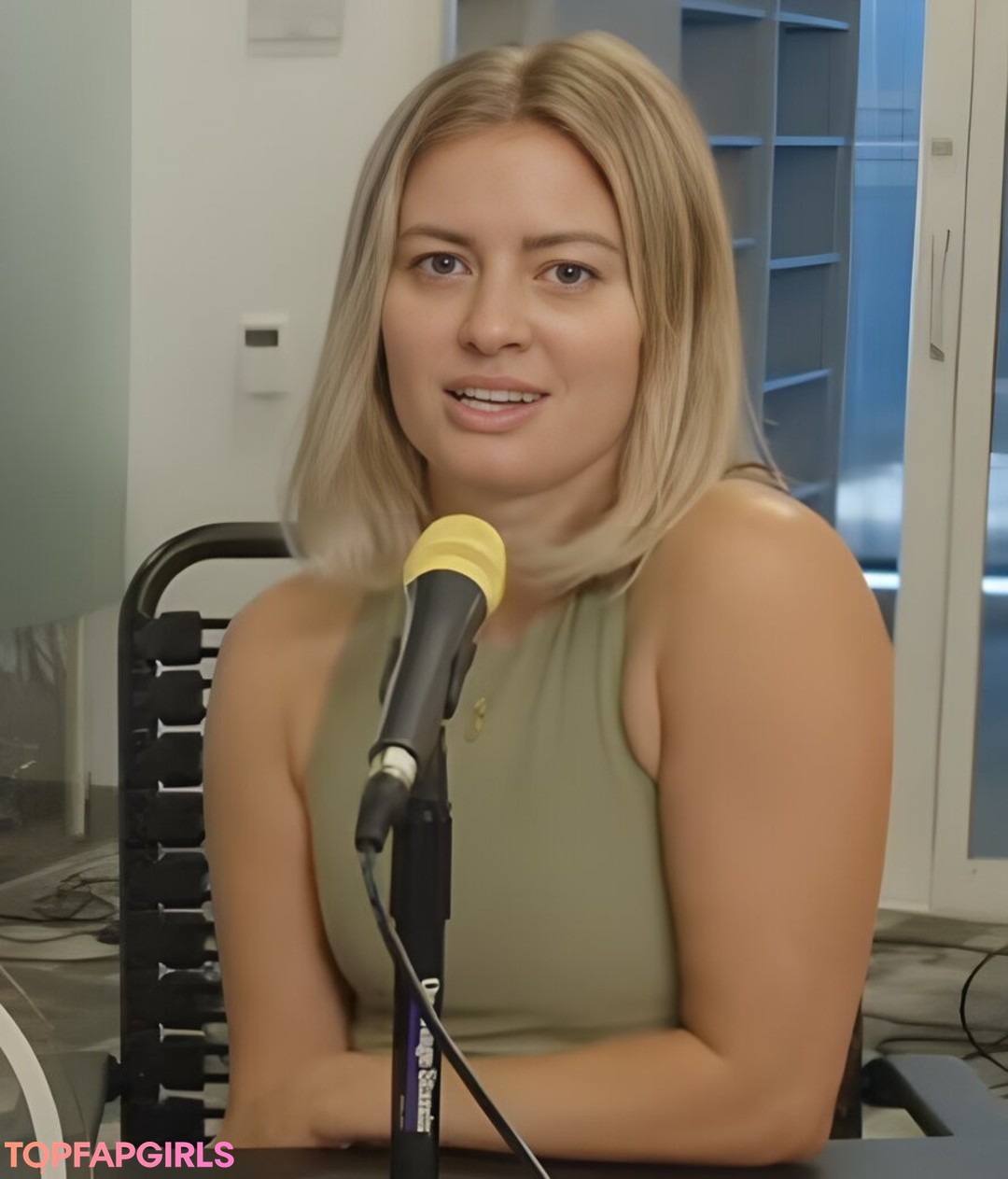 Elyse Willems porn model images