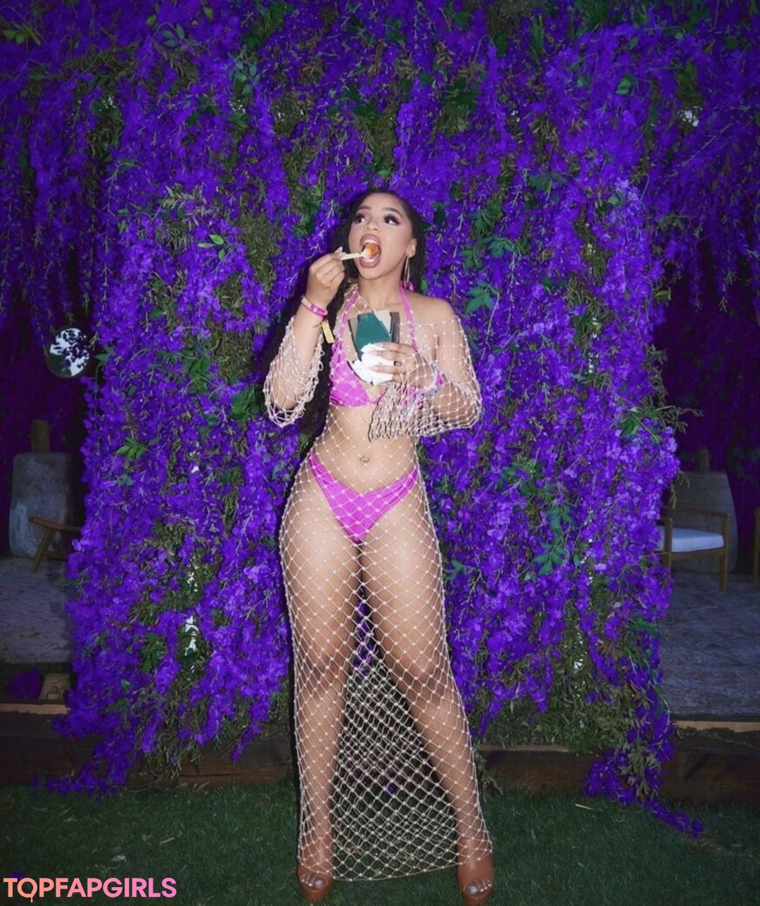 social media influencer onlyfans sexy xxx gallery