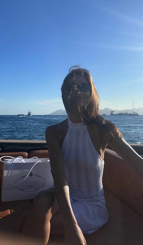 Jocelyn Chew star naked images