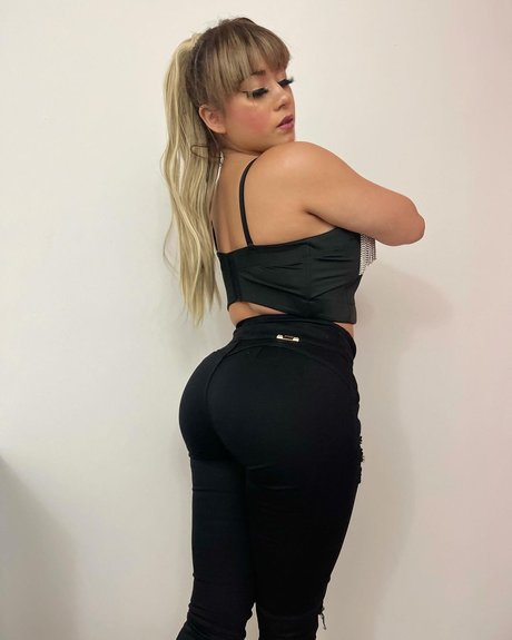 Giselle Montes nude star archive