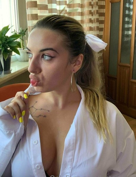 lustevelyn sexy star image