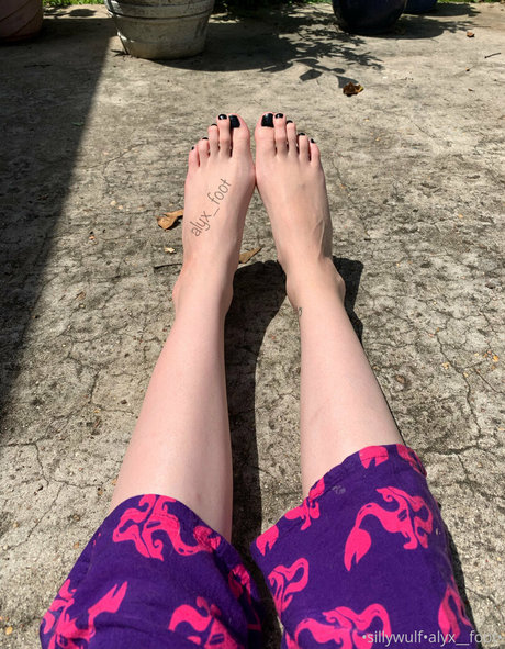 skinny ebony teen onlyfans sexy nude picture