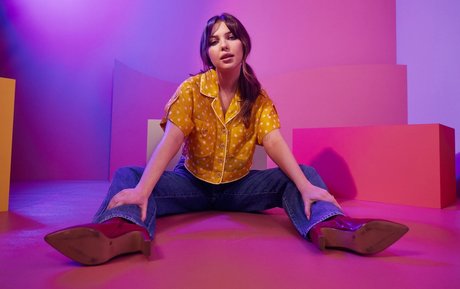 Sammi Hanratty model xxx picture