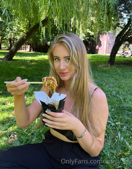 nerdy teen onlyfans adult photos