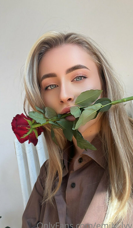 black female onlyfans naked pic