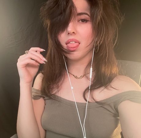 Slight Sounds star adult pic