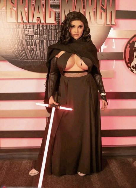 Ann Fith Carlson pretty model pic