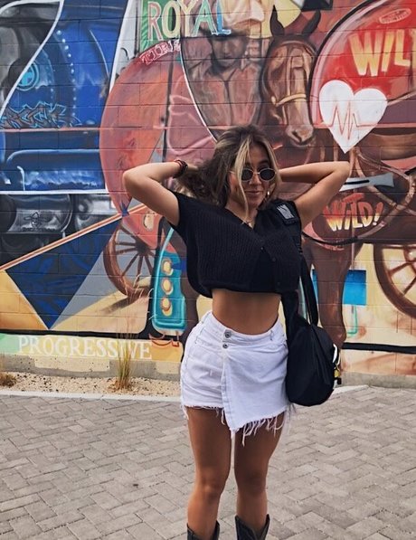 xxninisv pornstar high quality photos