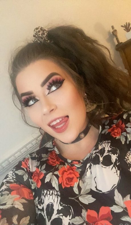 redhead threesome onlyfans hd pics