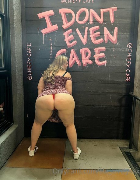 kitty milf onlyfans nude archive