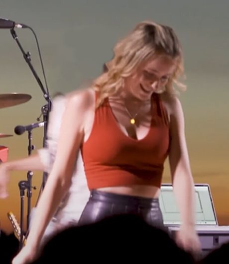 tall milf onlyfans art nude archive