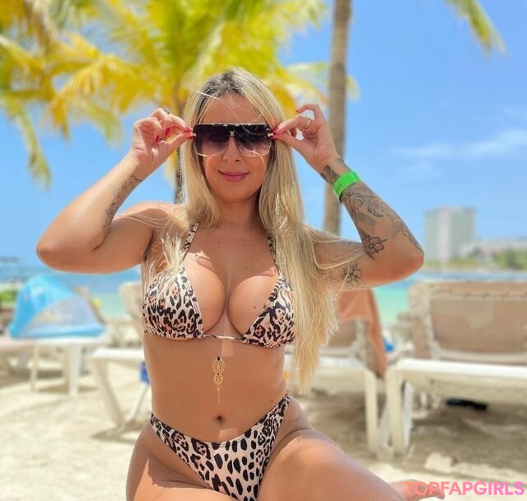 Joyce Gumiero nice model img