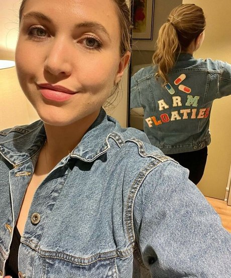 Taylor Tomlinson profile image