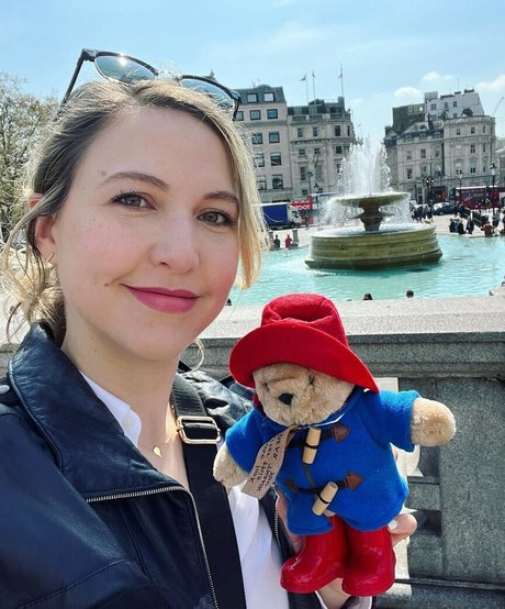 Taylor Tomlinson star high quality archive