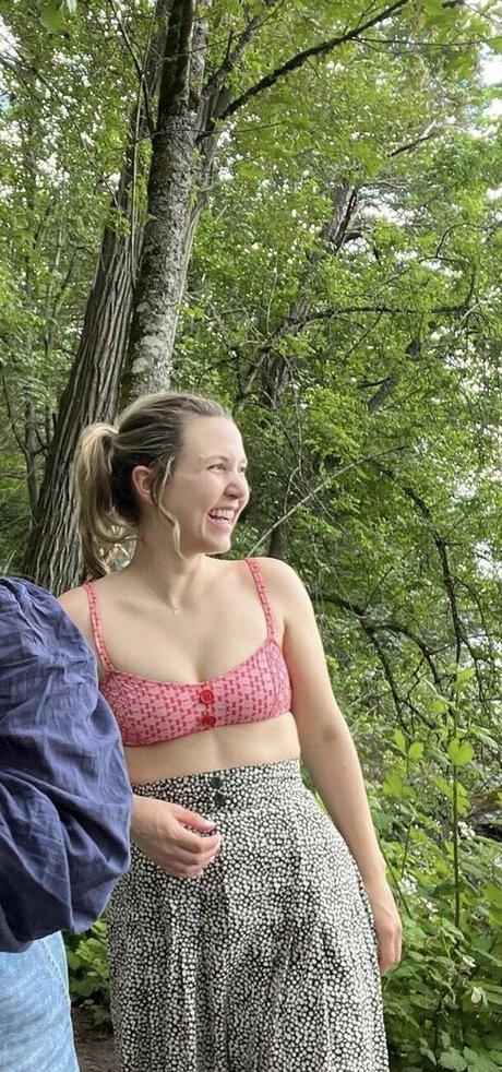 Taylor Tomlinson naked star photos