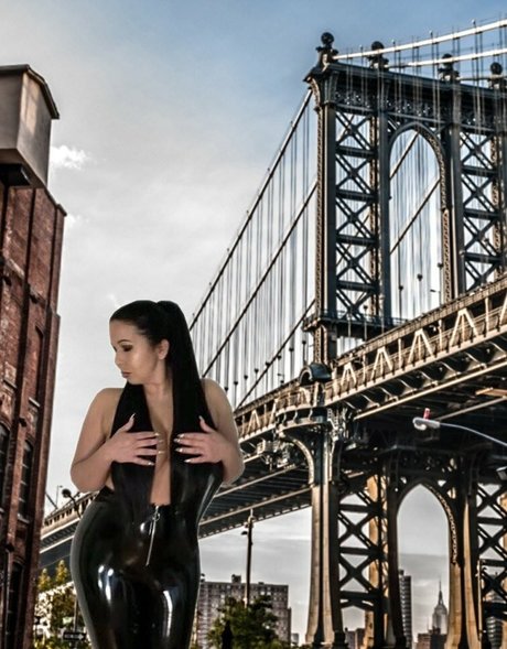 latinamilfnyc art actress photo