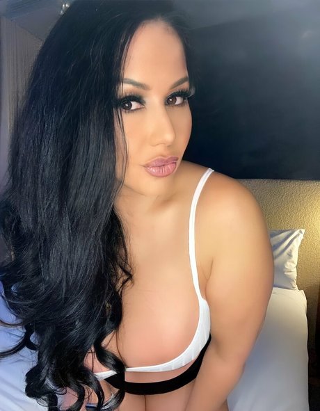 latinamilfnyc exclusive pornstar images