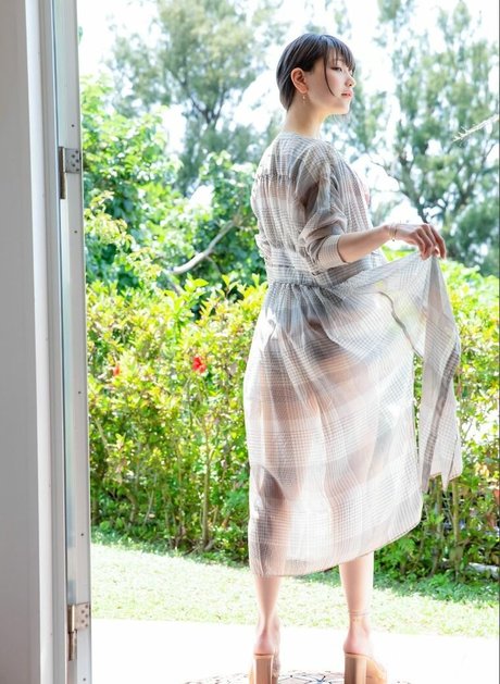 Marina Amatsu model sexy pic