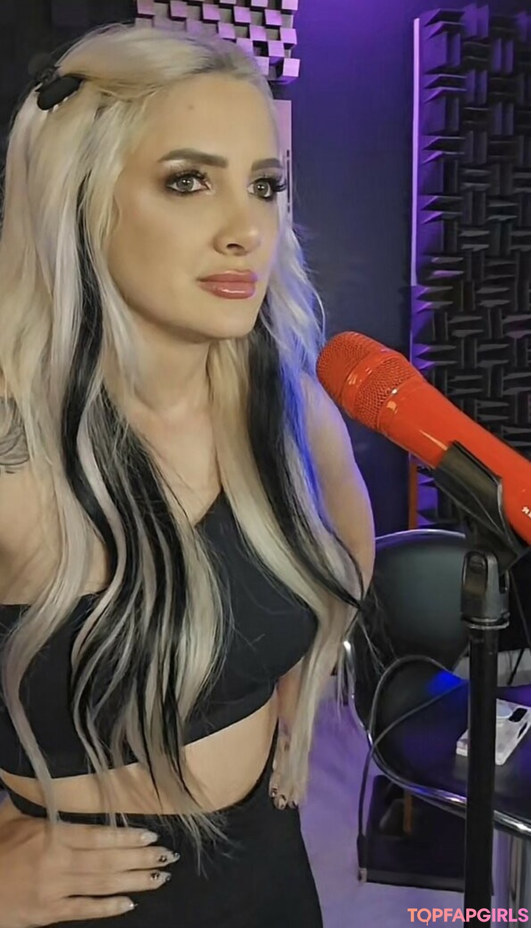 Addie Nicole Amick pornstar nude archive