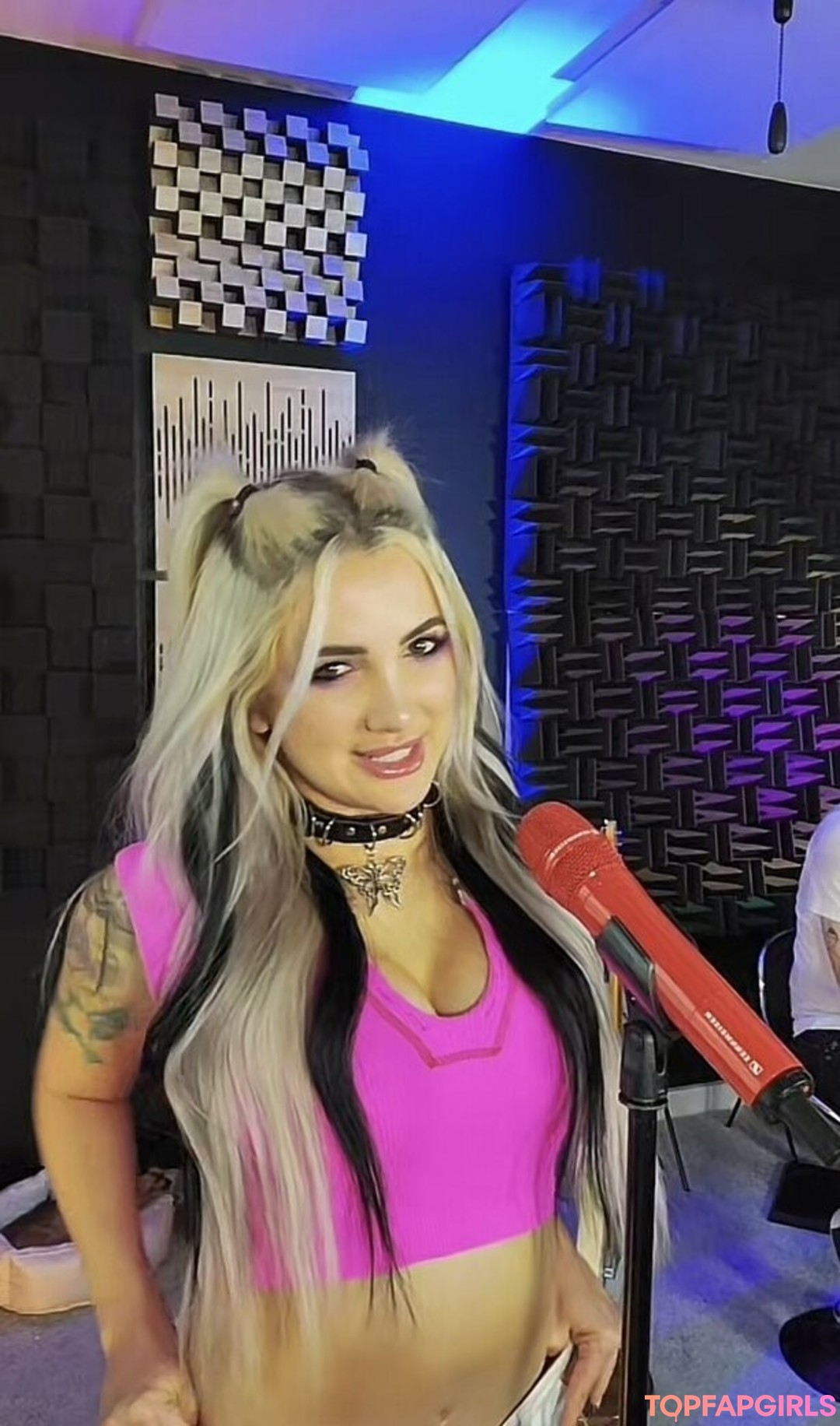 Addie Nicole Amick beautiful star image