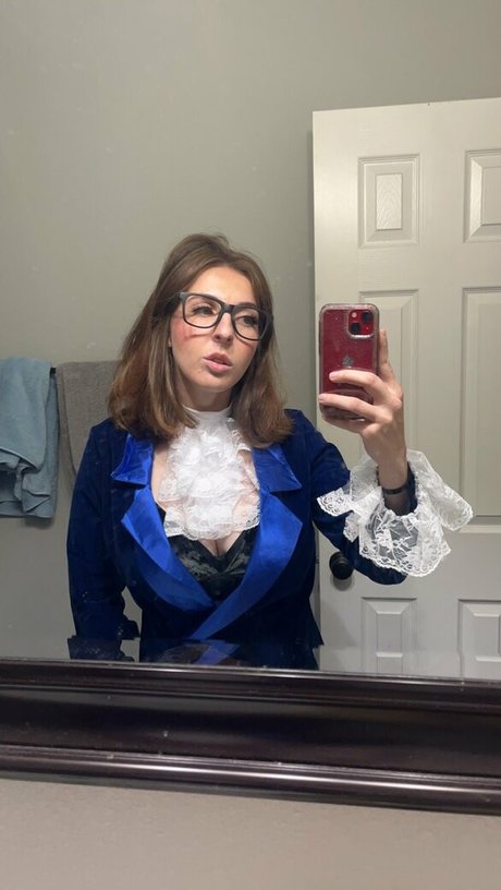 flat chested onlyfans free naked galleries