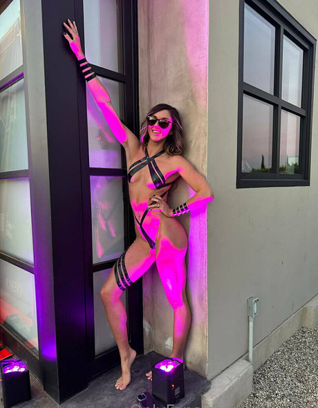 ashleyve nude actress pictures