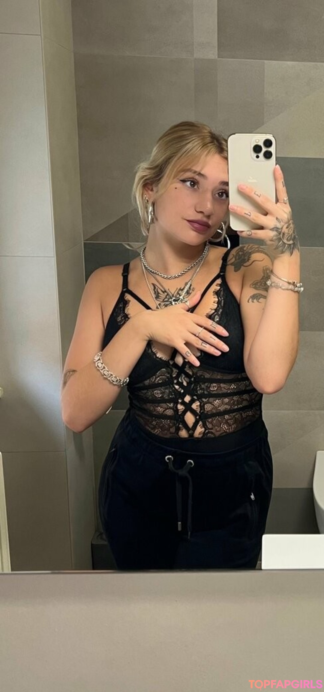 mrsjuicyass xxx model image